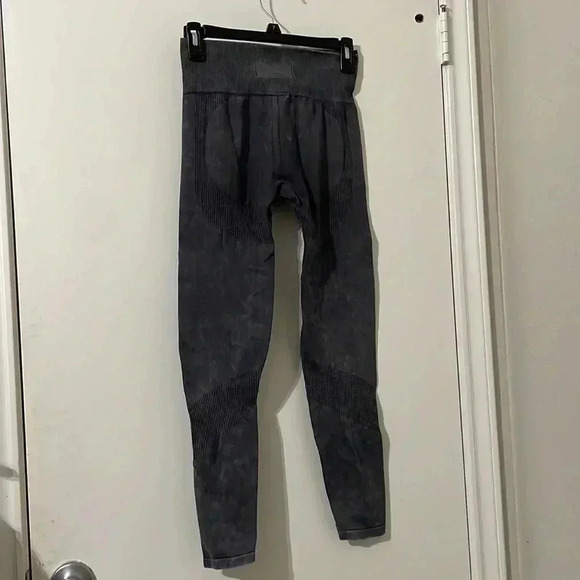 PINK Victoria’s Secret Seamless Leggings Size S - Picture 4 of 12